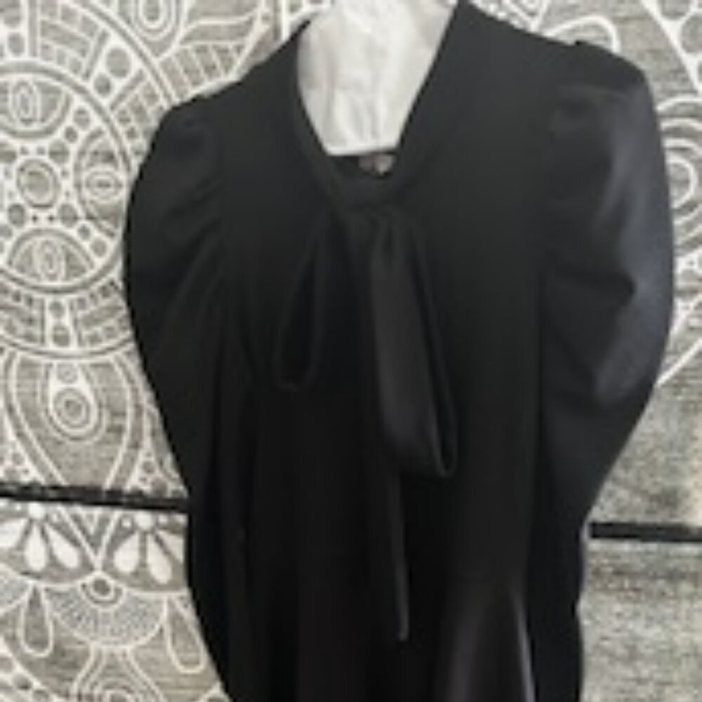 BLACK DRESS / TOP WITH BOW